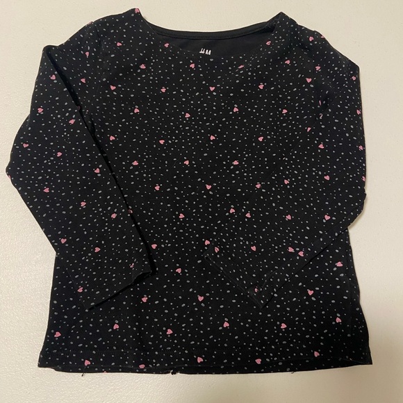 H&M Other - H&M girl’s long-sleeve heart patterned shirt — 2-4 years